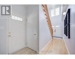 2 Horn Street, Whitchurch Stouffville, ON L4A0X9 Photo 12