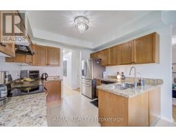 2 Horn Street, Whitchurch Stouffville, ON L4A0X9 Photo 13