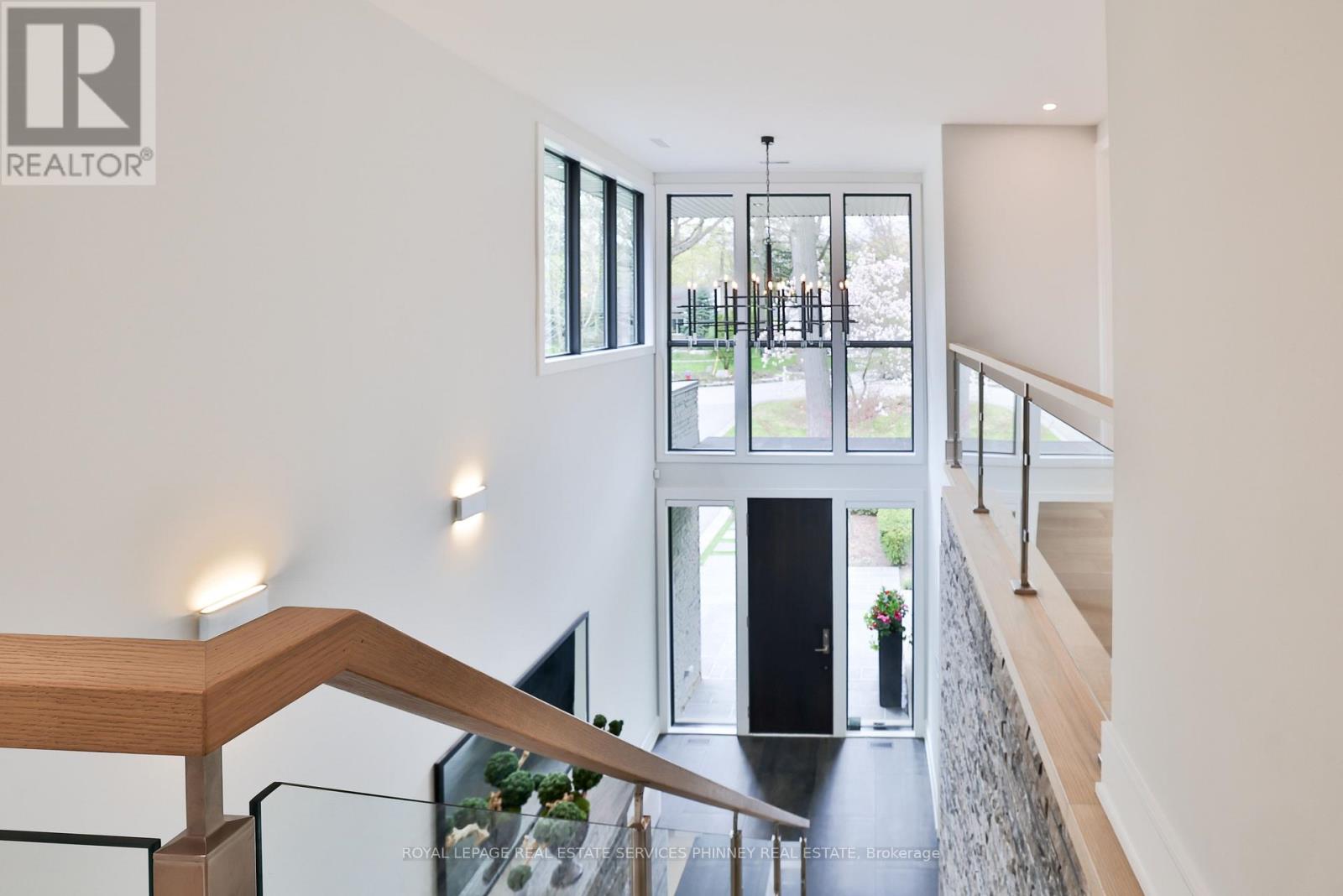 1102 CRESTVIEW STREET - 23