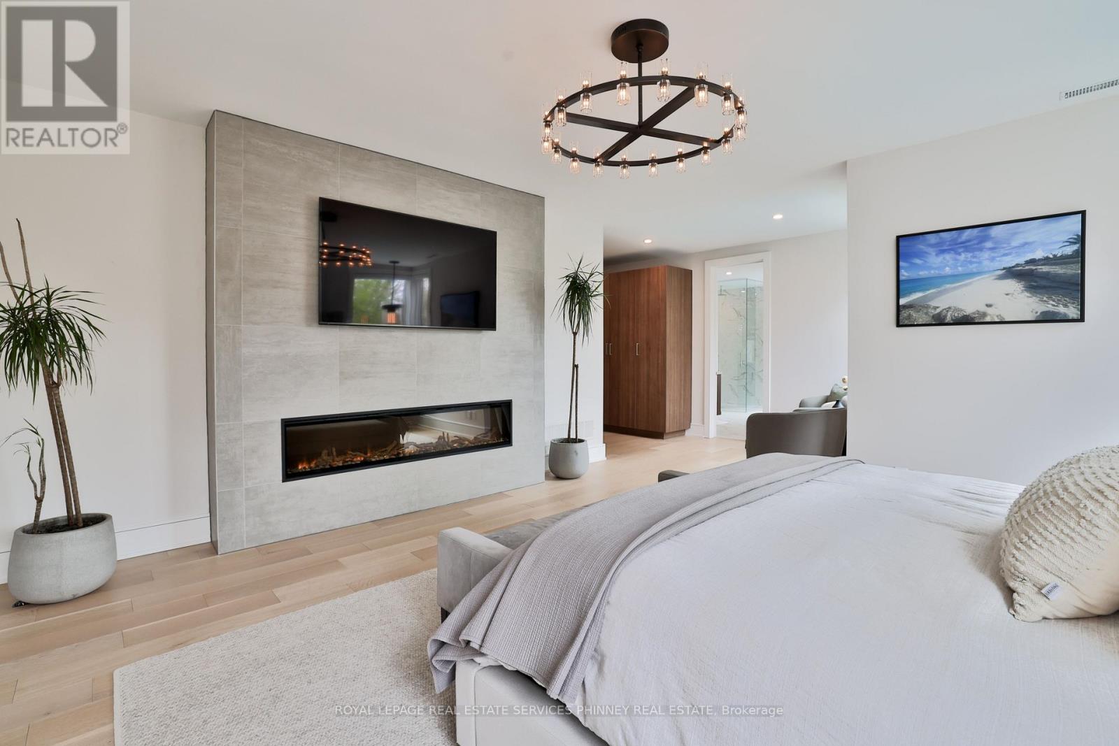 1102 CRESTVIEW STREET - 26