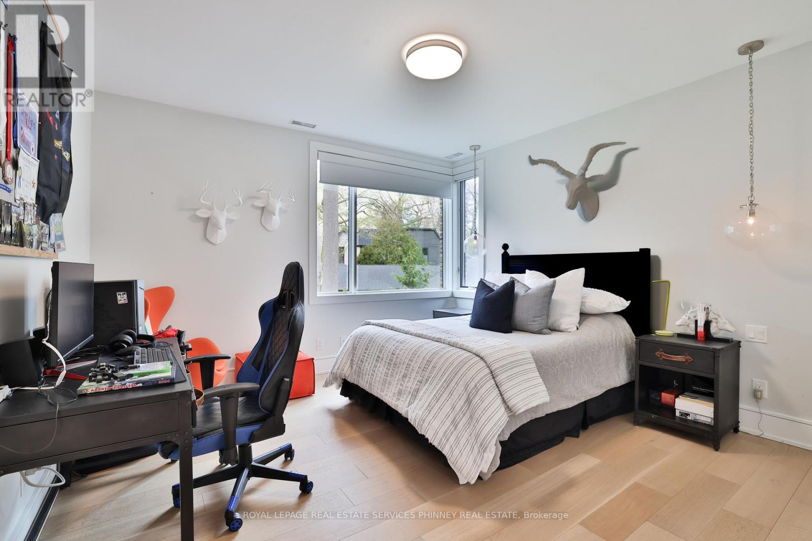 1102 CRESTVIEW STREET - 34