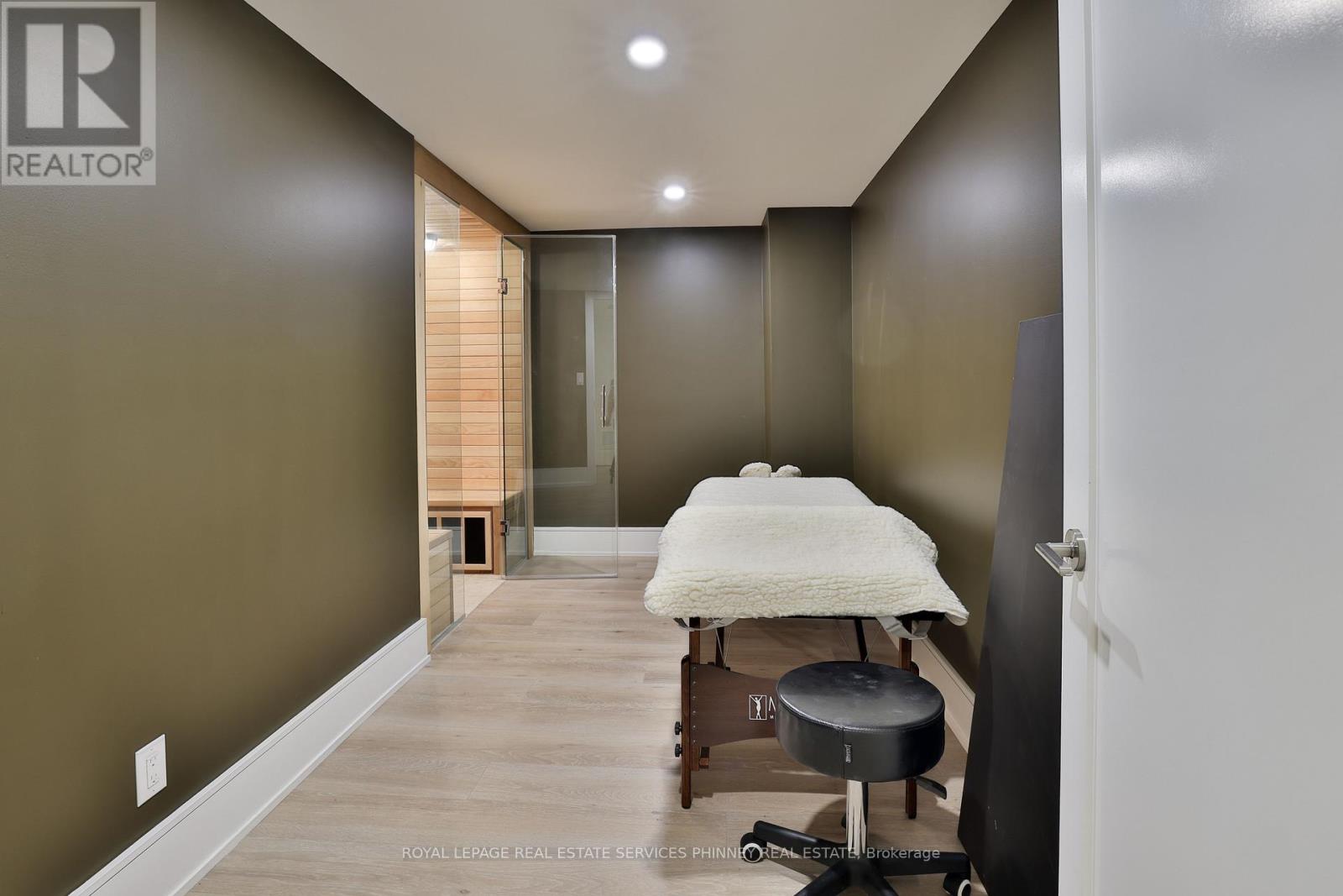 1102 CRESTVIEW STREET - 40