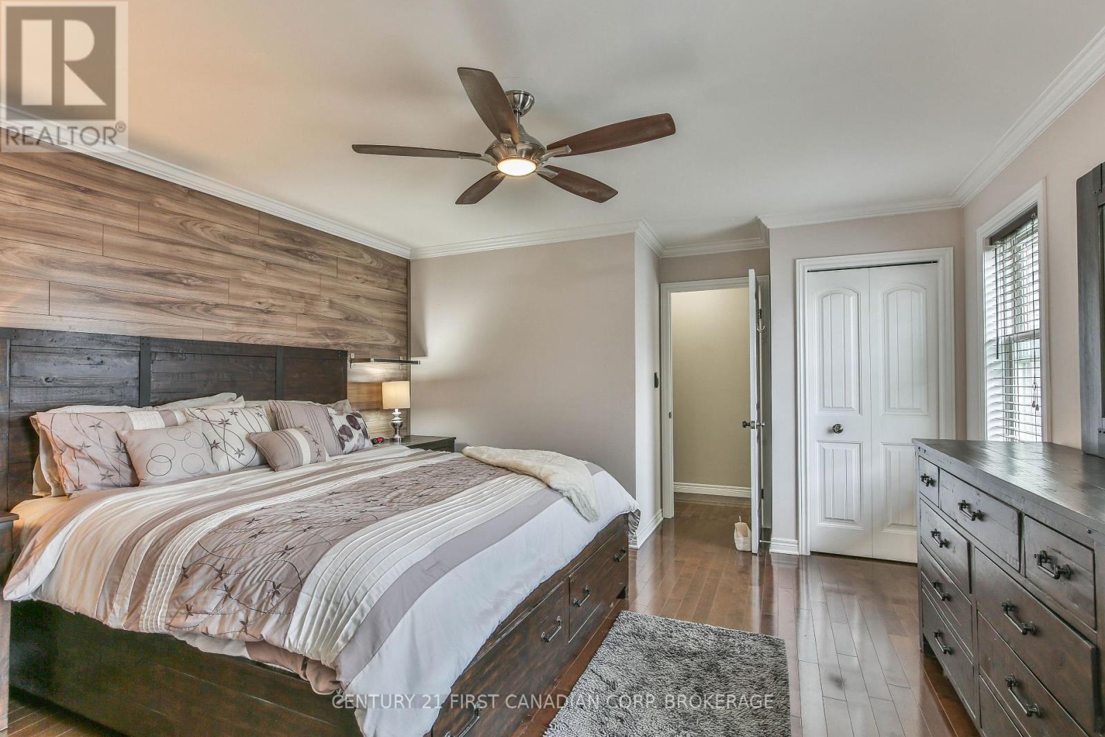 232 BROCK STREET - 21