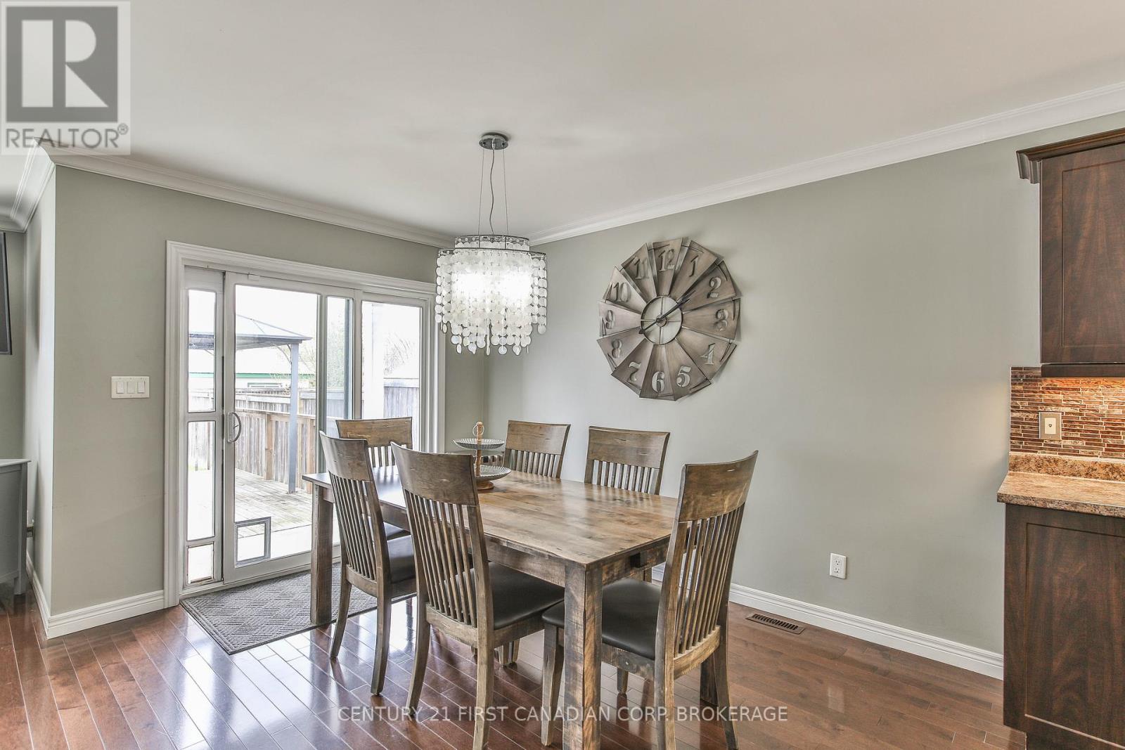 232 BROCK STREET - 14