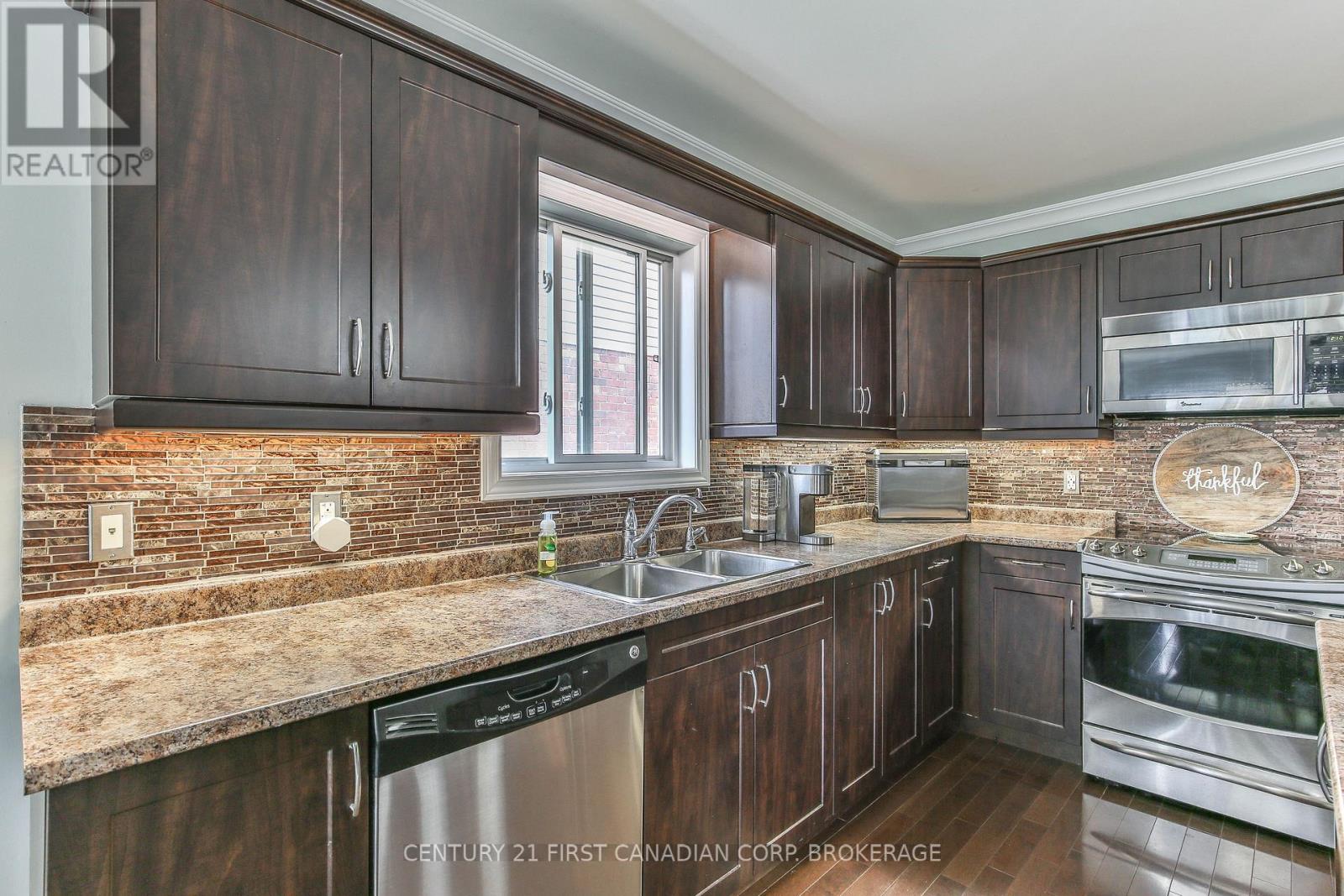 232 BROCK STREET - 12