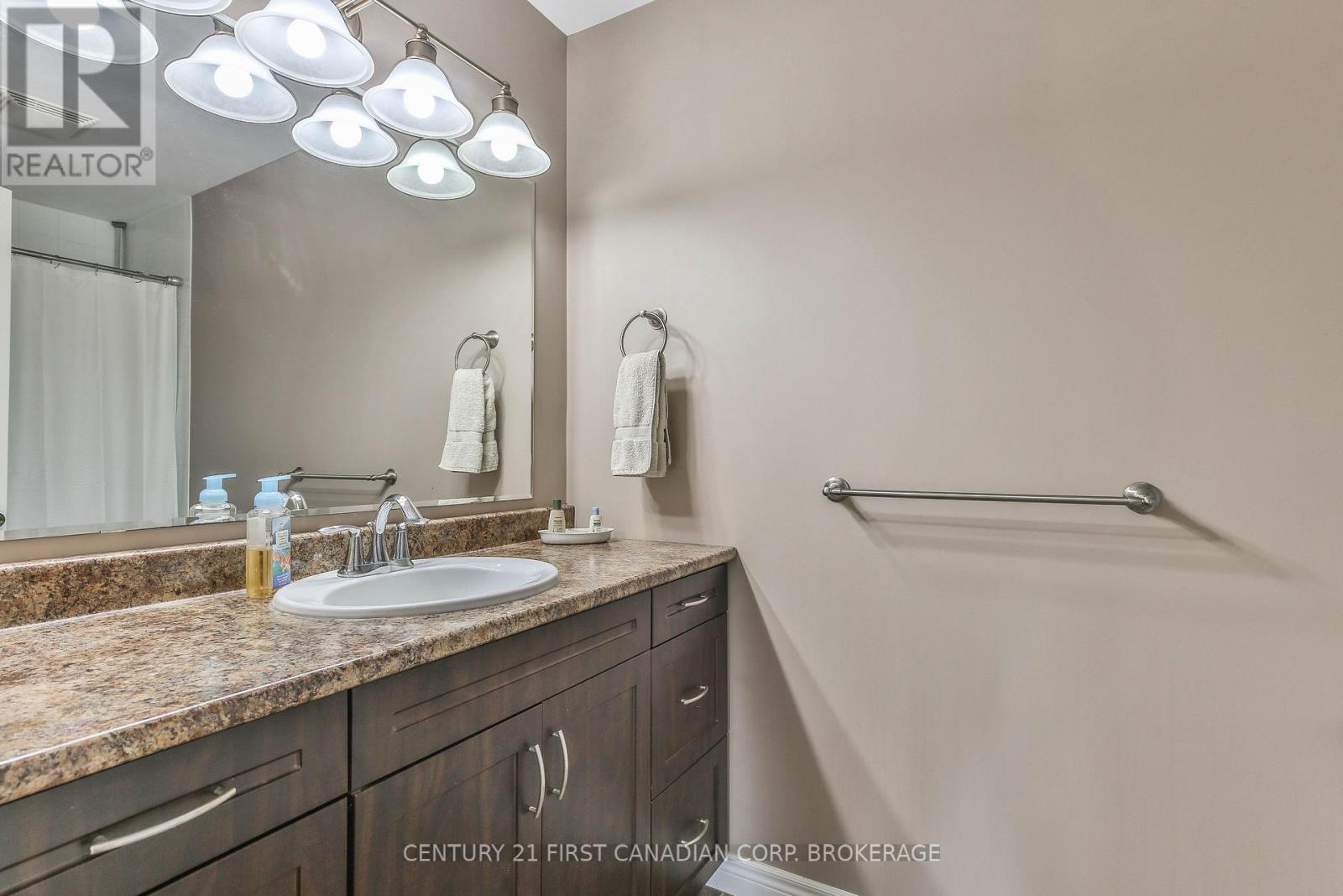 232 BROCK STREET - 28