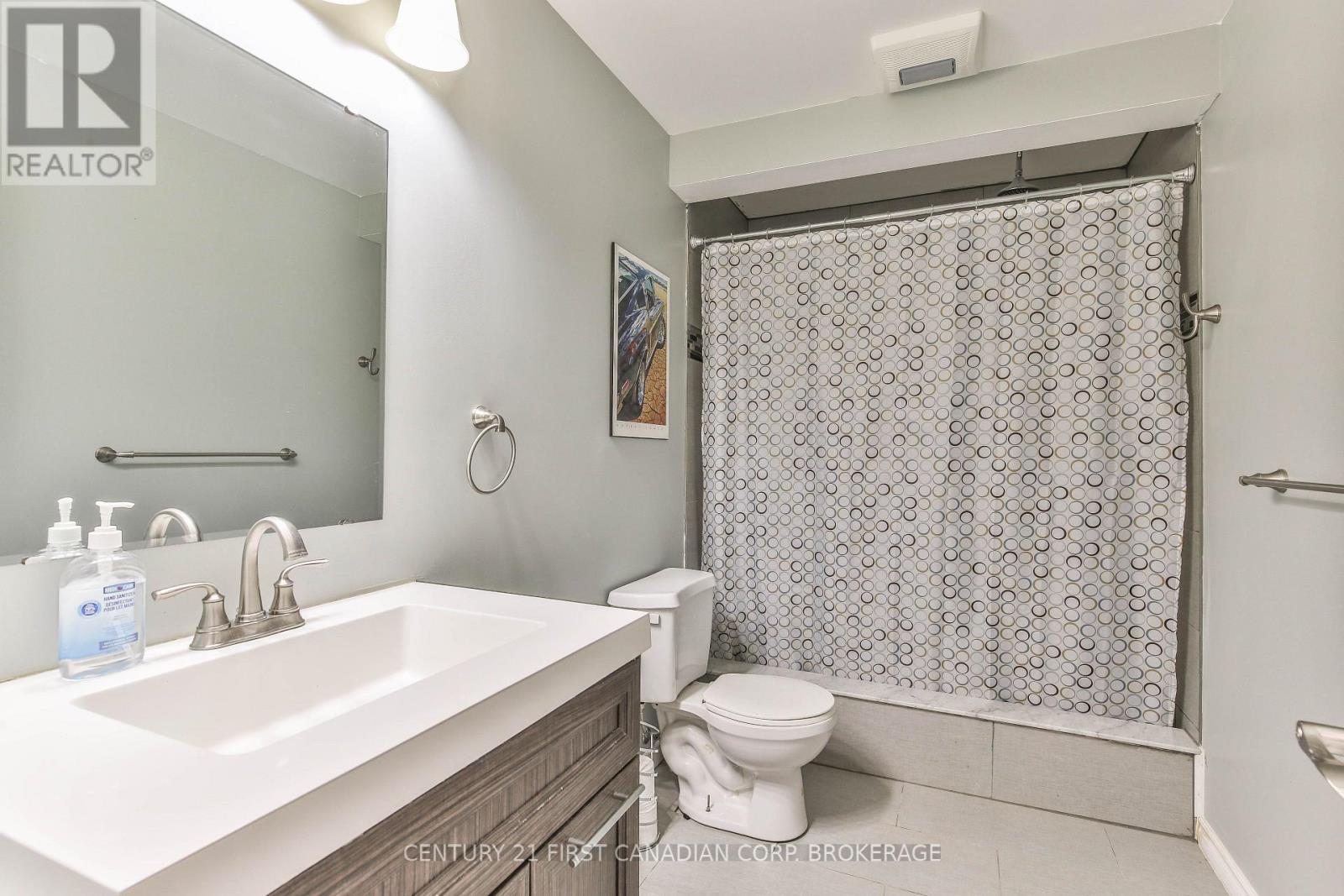 232 BROCK STREET - 35