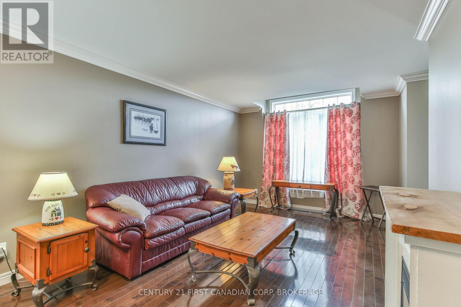 232 BROCK STREET - 3