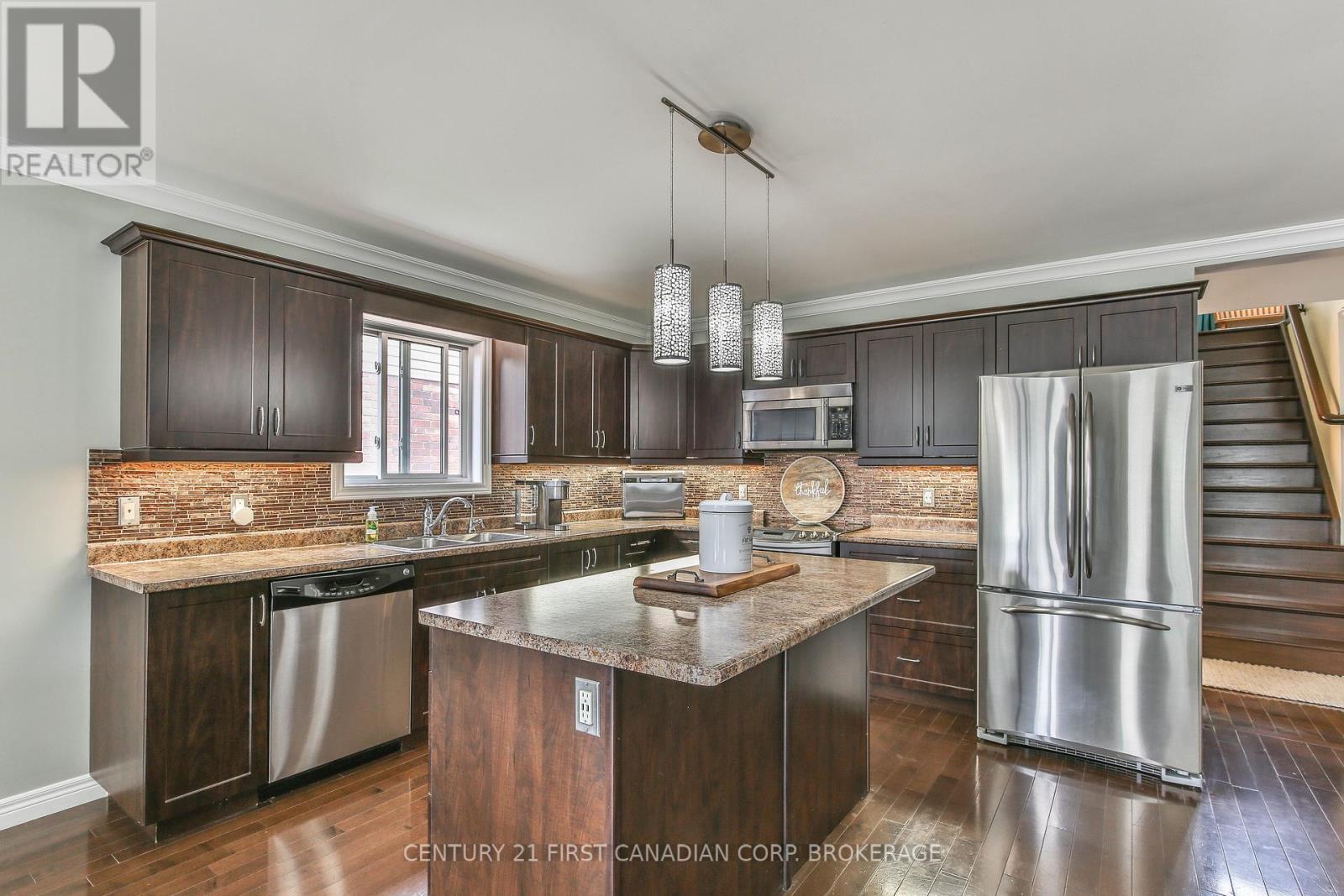 232 BROCK STREET - 8