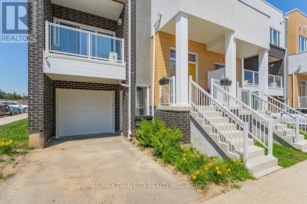 3 VISIONARY AVENUE - 6