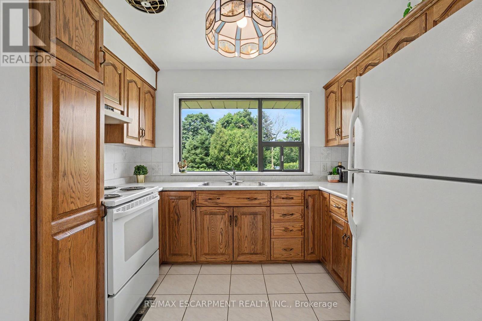 11 MARSHALL AVENUE - 11