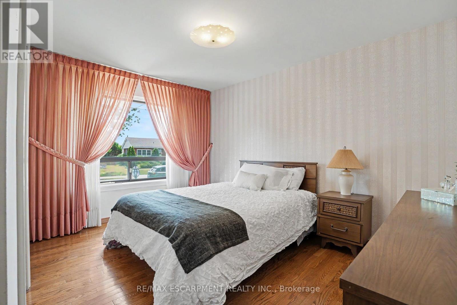 11 MARSHALL AVENUE - 13