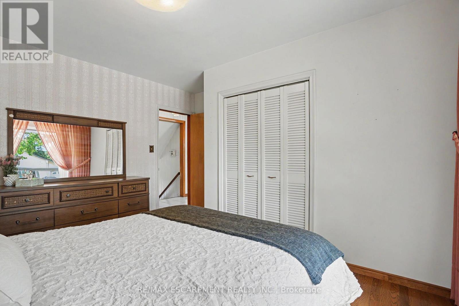 11 MARSHALL AVENUE - 14