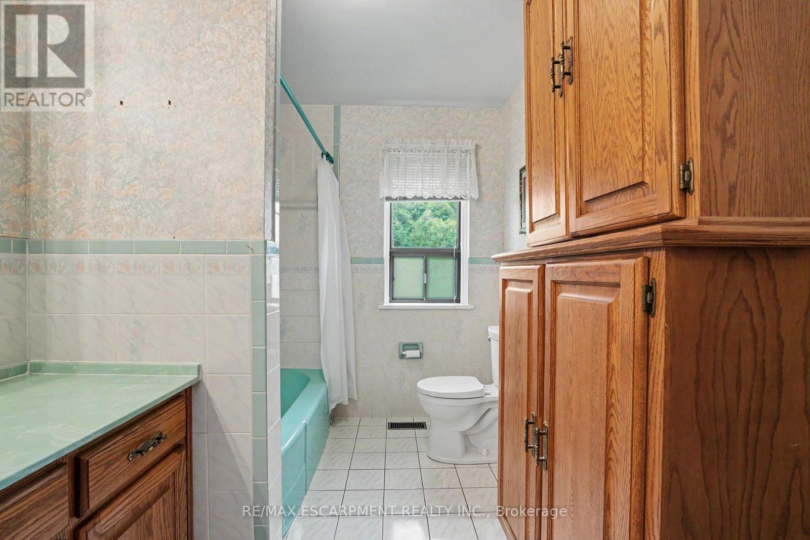 11 MARSHALL AVENUE - 16