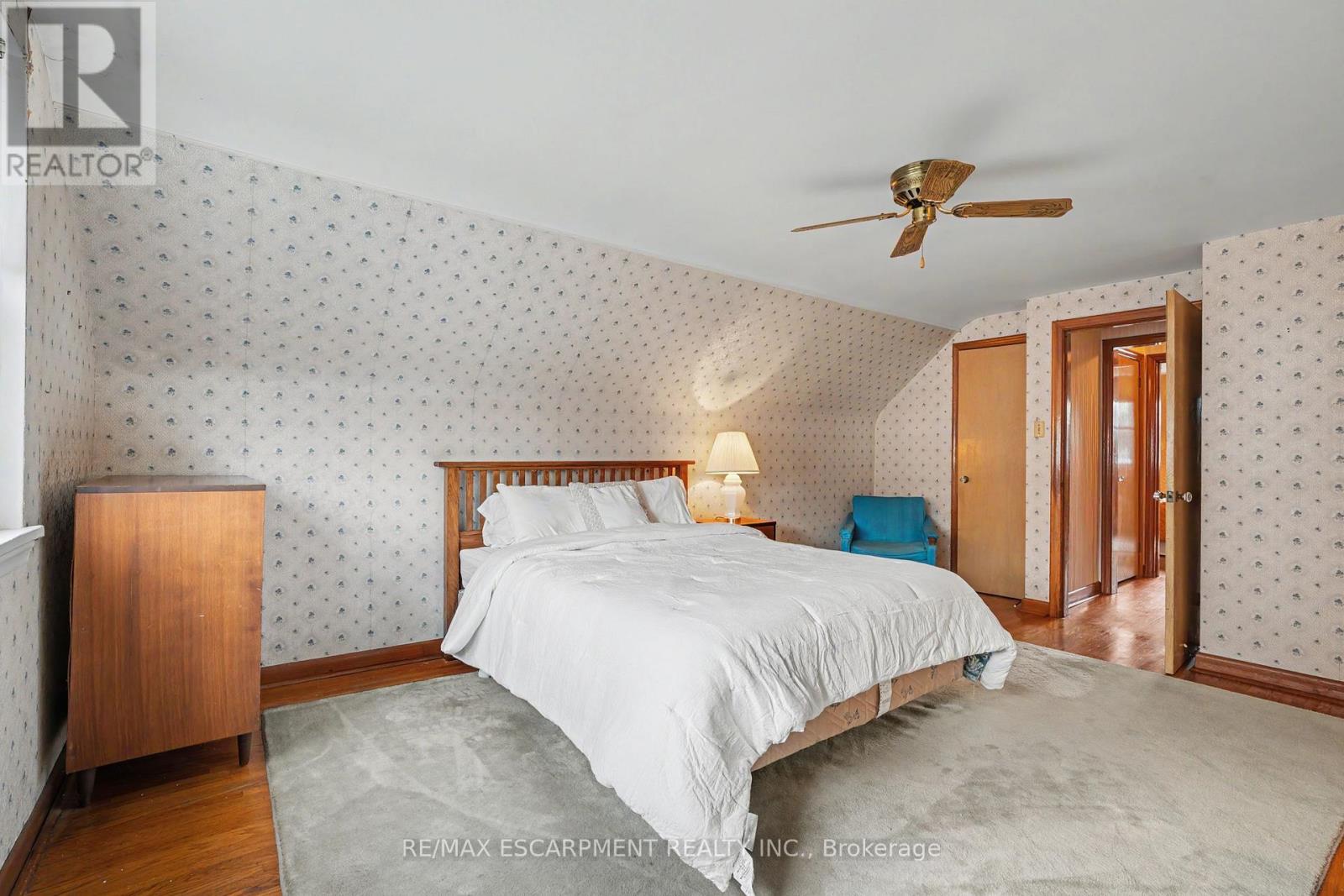 11 MARSHALL AVENUE - 19