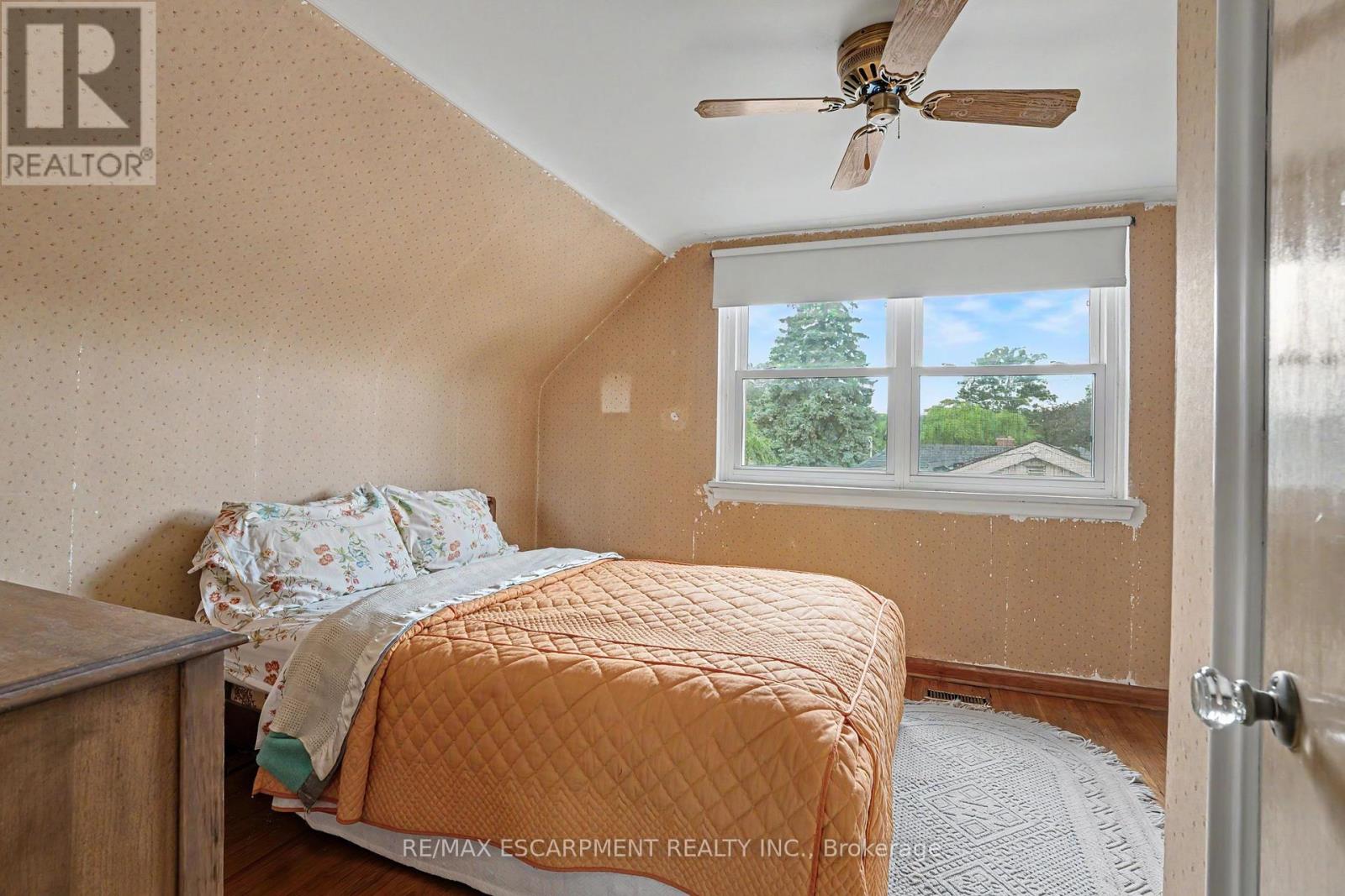 11 MARSHALL AVENUE - 20