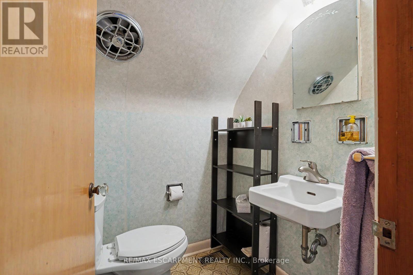 11 MARSHALL AVENUE - 22
