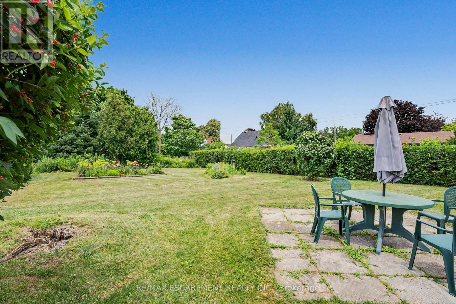 11 MARSHALL AVENUE - 28