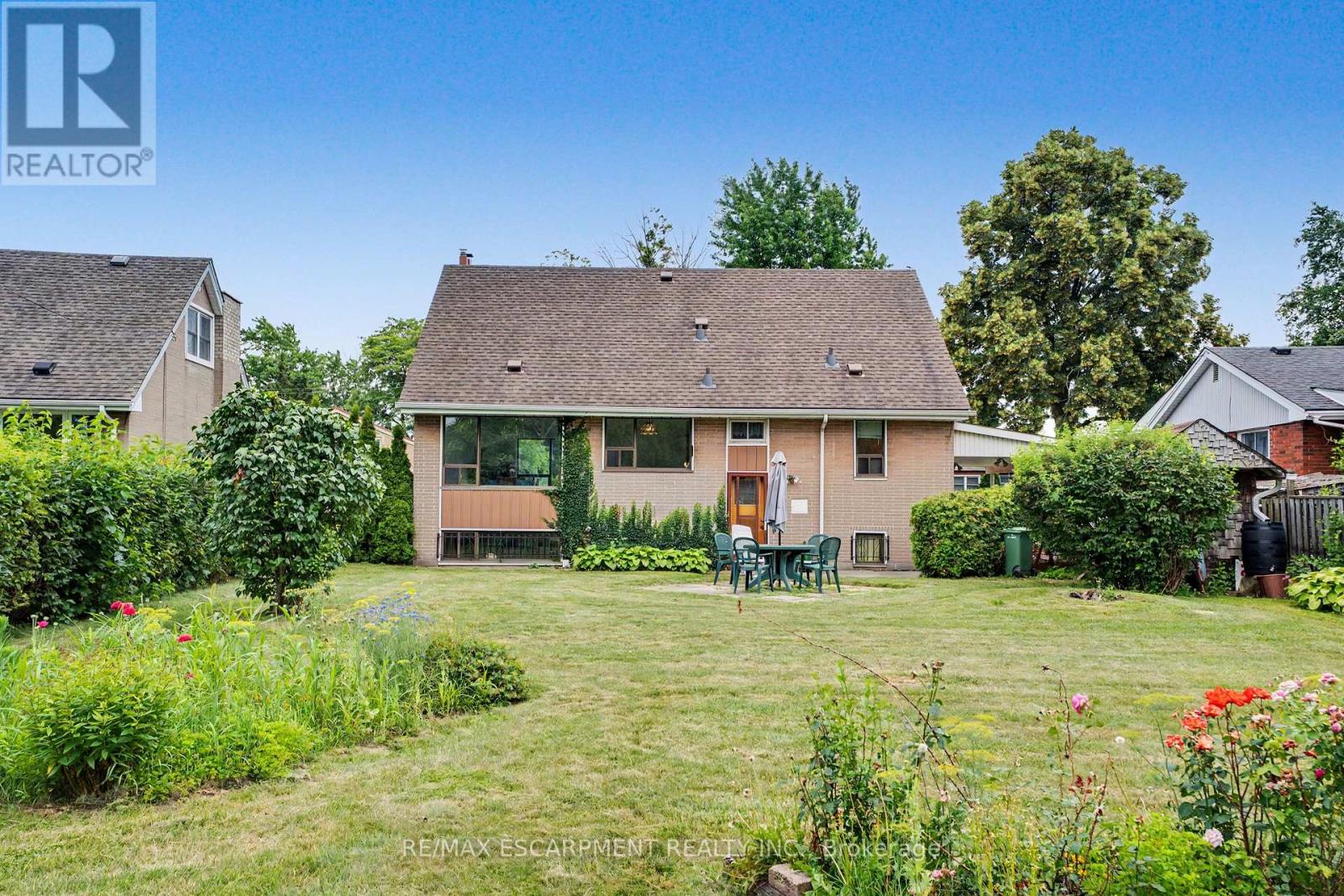 11 MARSHALL AVENUE - 30