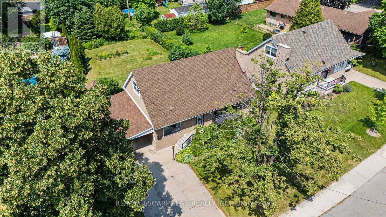 11 MARSHALL AVENUE - 34