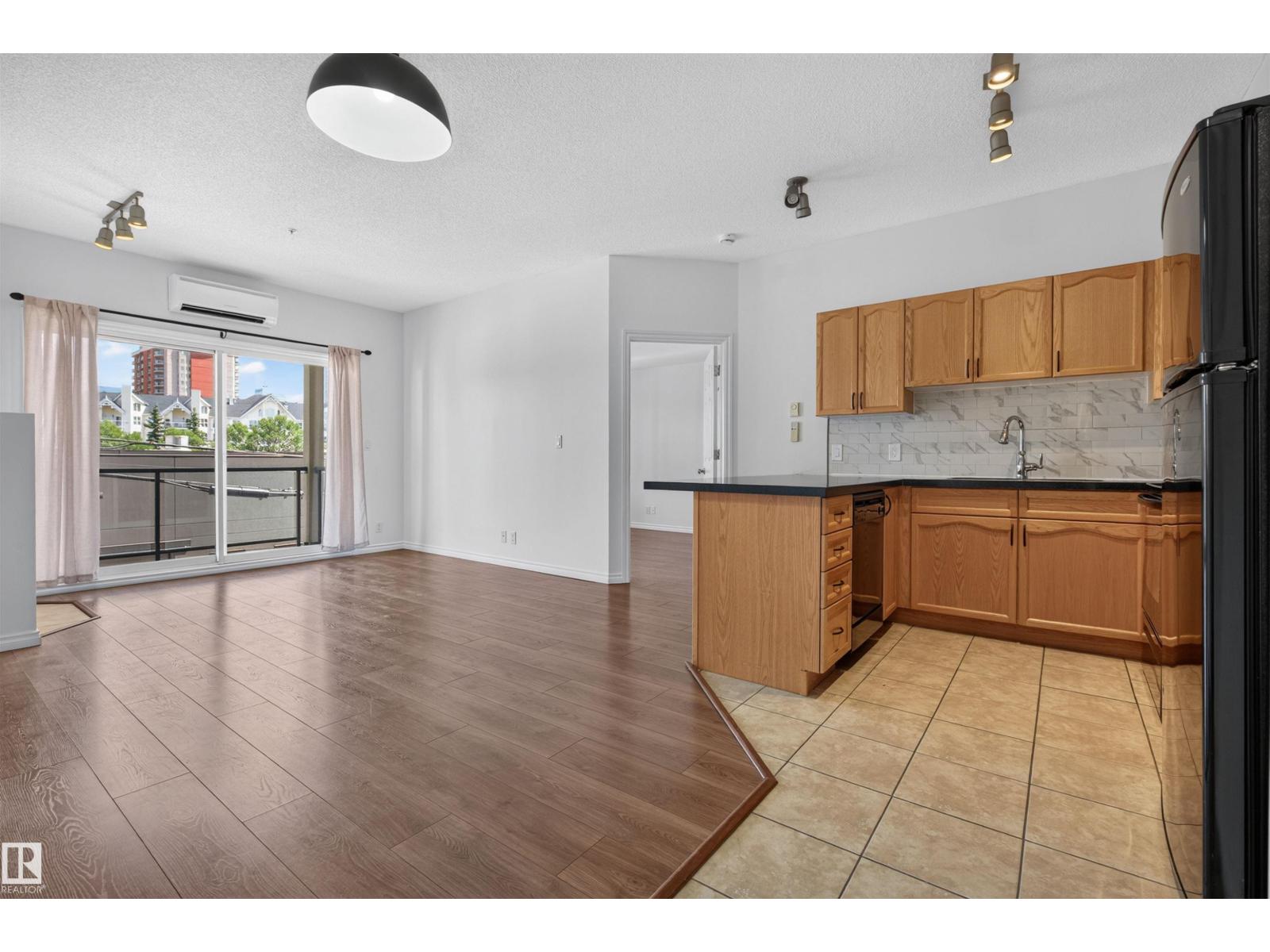#209 10235 112 ST NW - 3