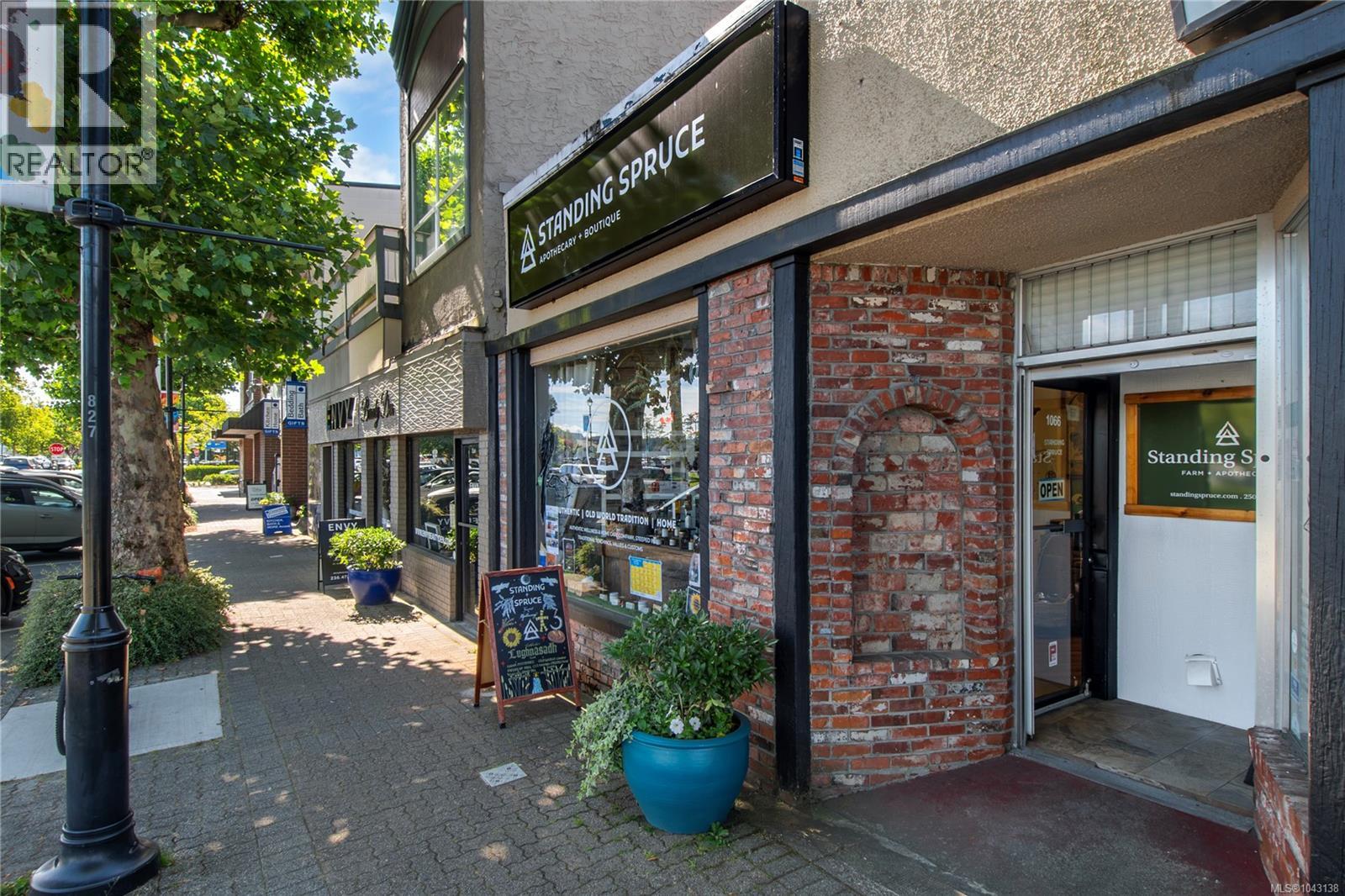 1066 Shoppers Row, Campbell River — photo 3
