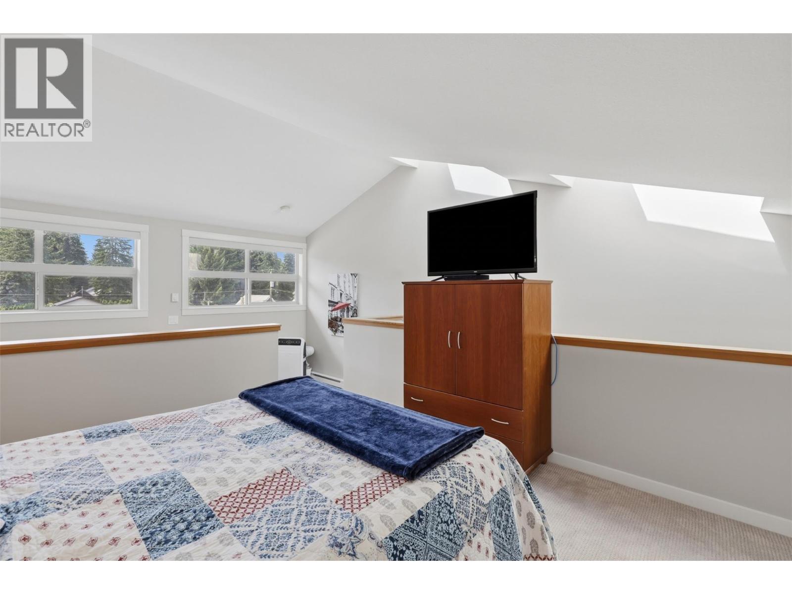 #1 1294 Deodar Road - 41