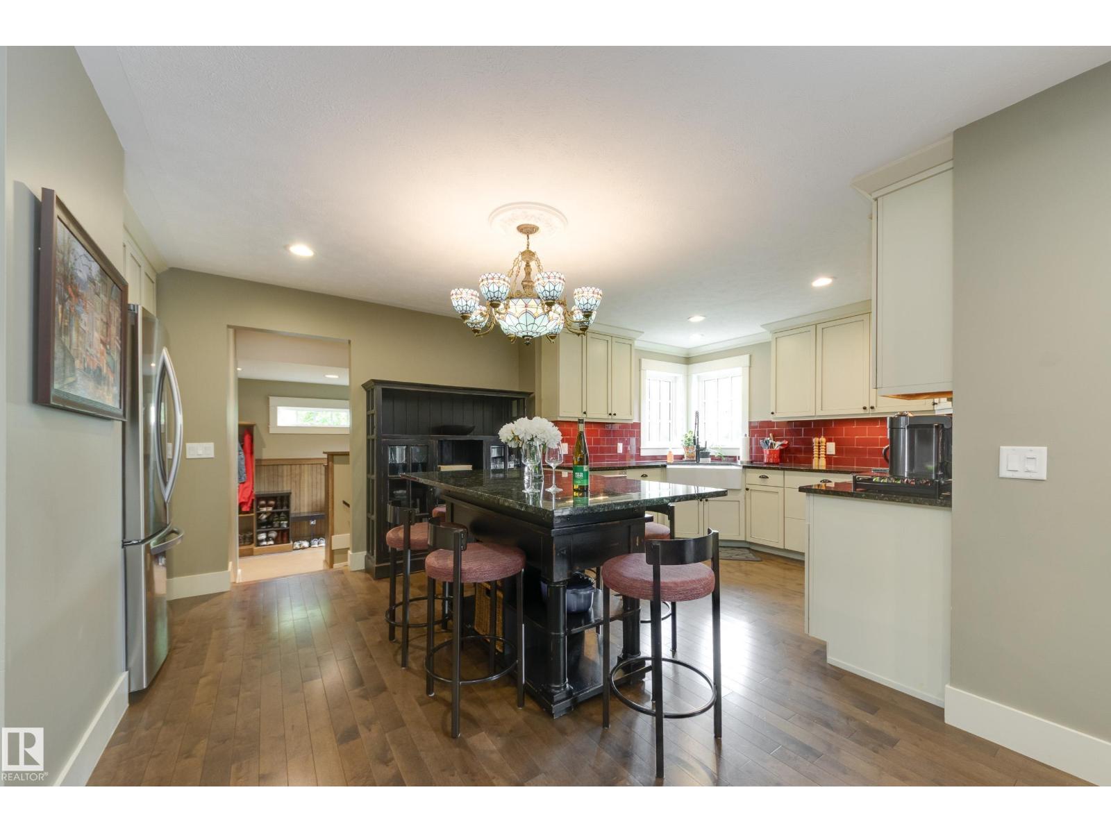 11210 60 ST NW - 14