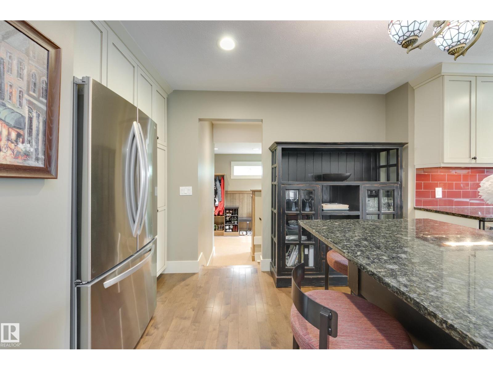 11210 60 ST NW - 18