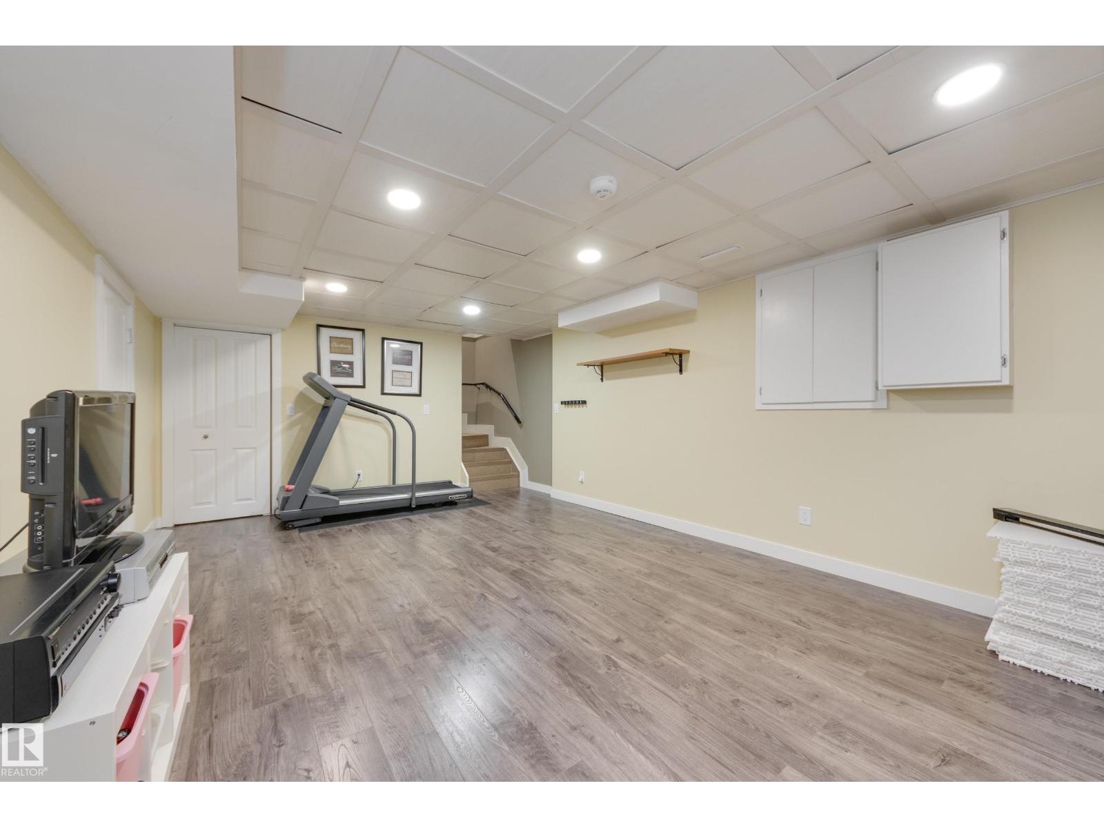 11210 60 ST NW - 44
