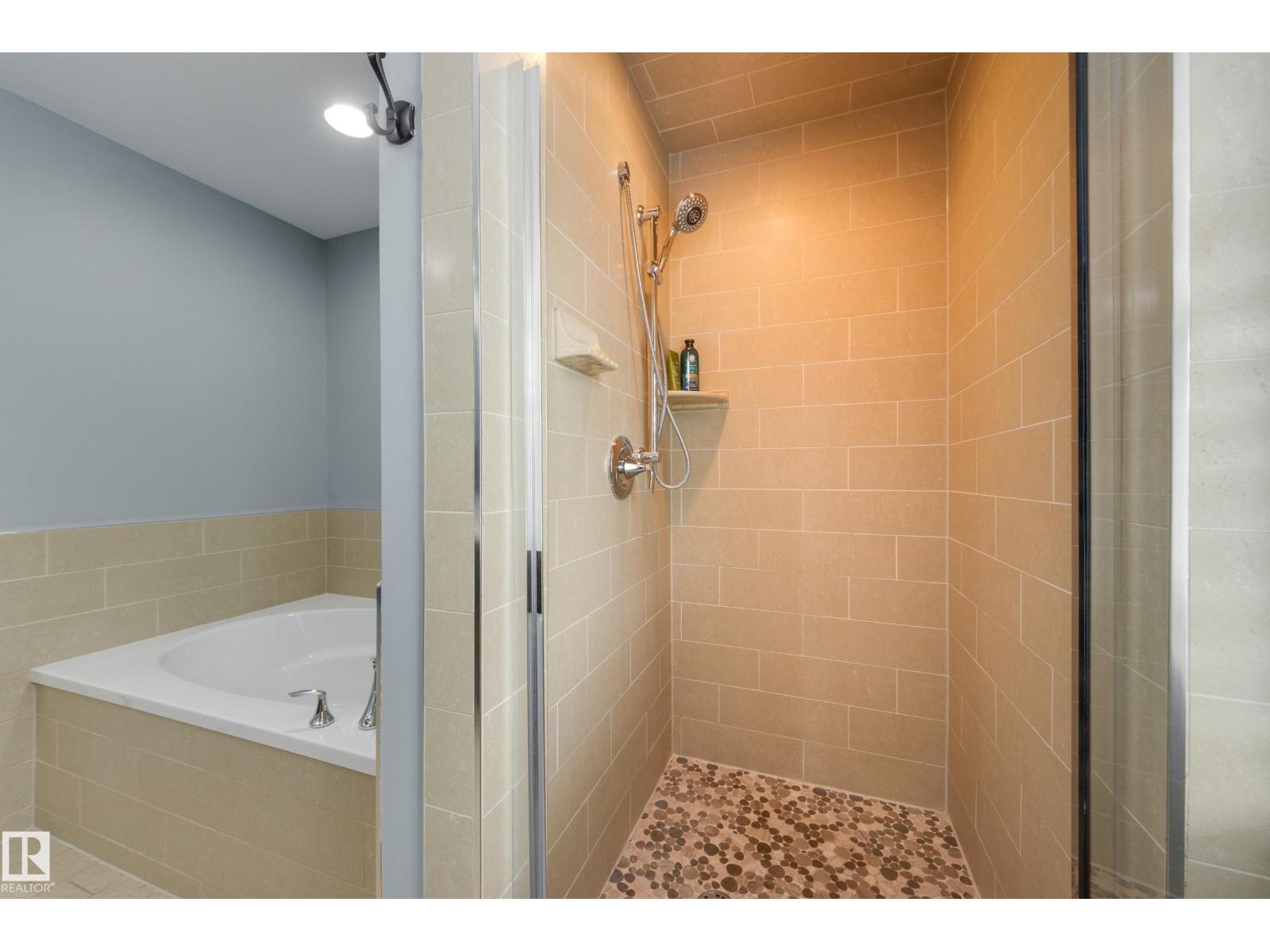 11210 60 ST NW - 32