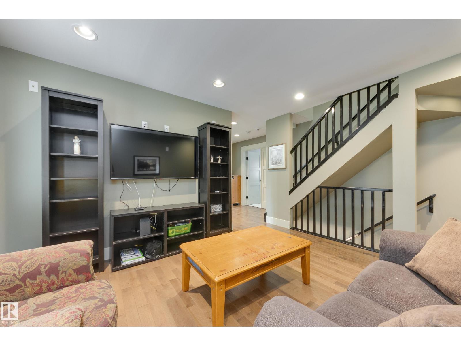 11210 60 ST NW - 24