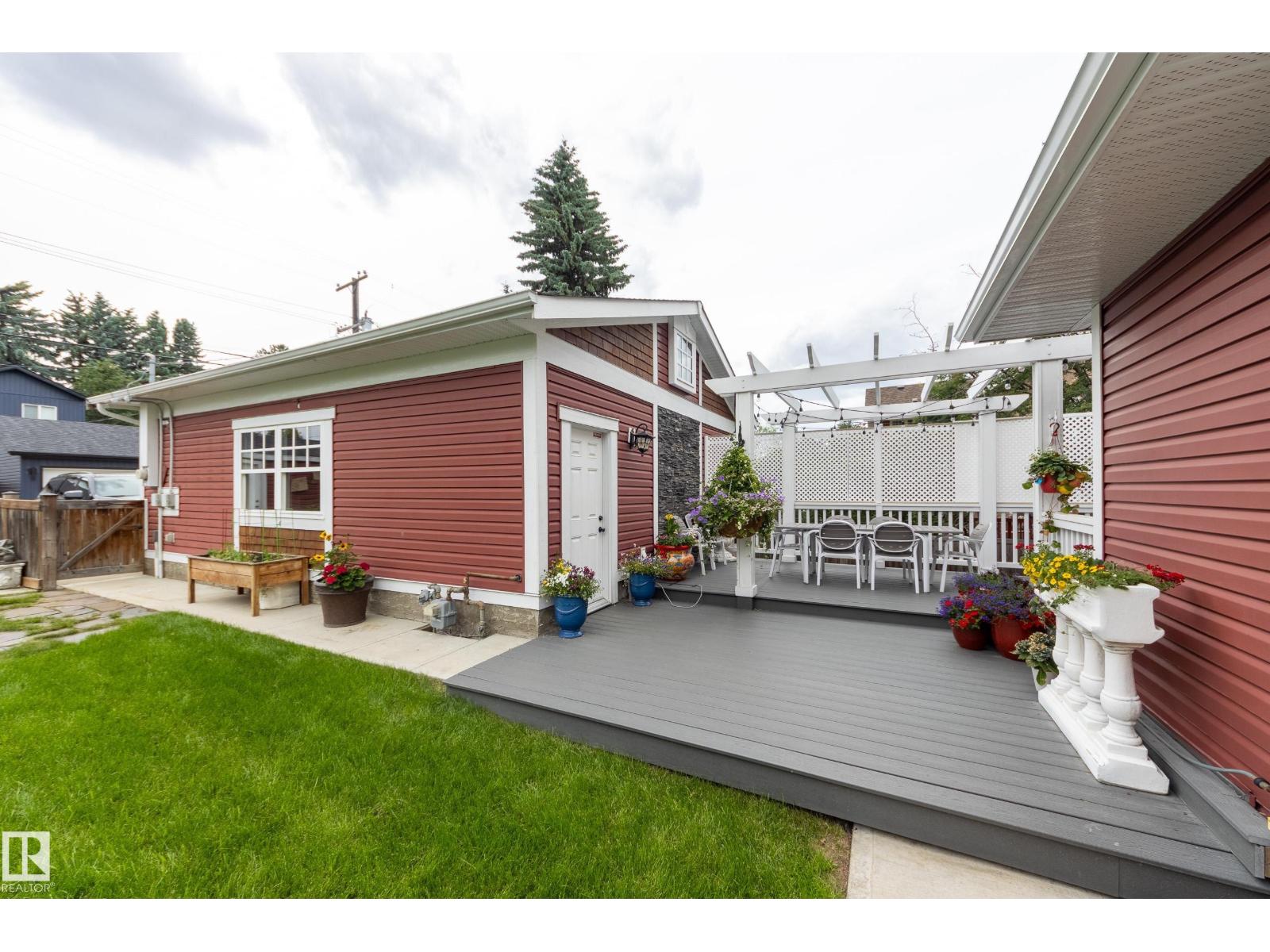 11210 60 ST NW - 54