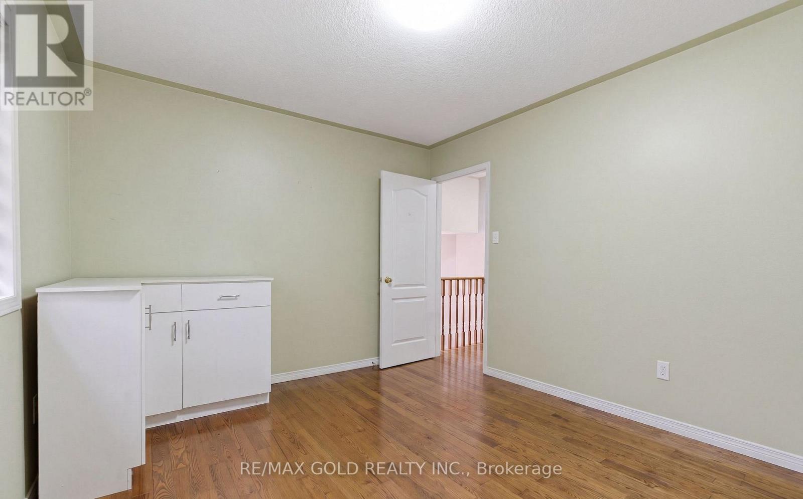 104 SUNNY MEADOW BOULEVARD - 27