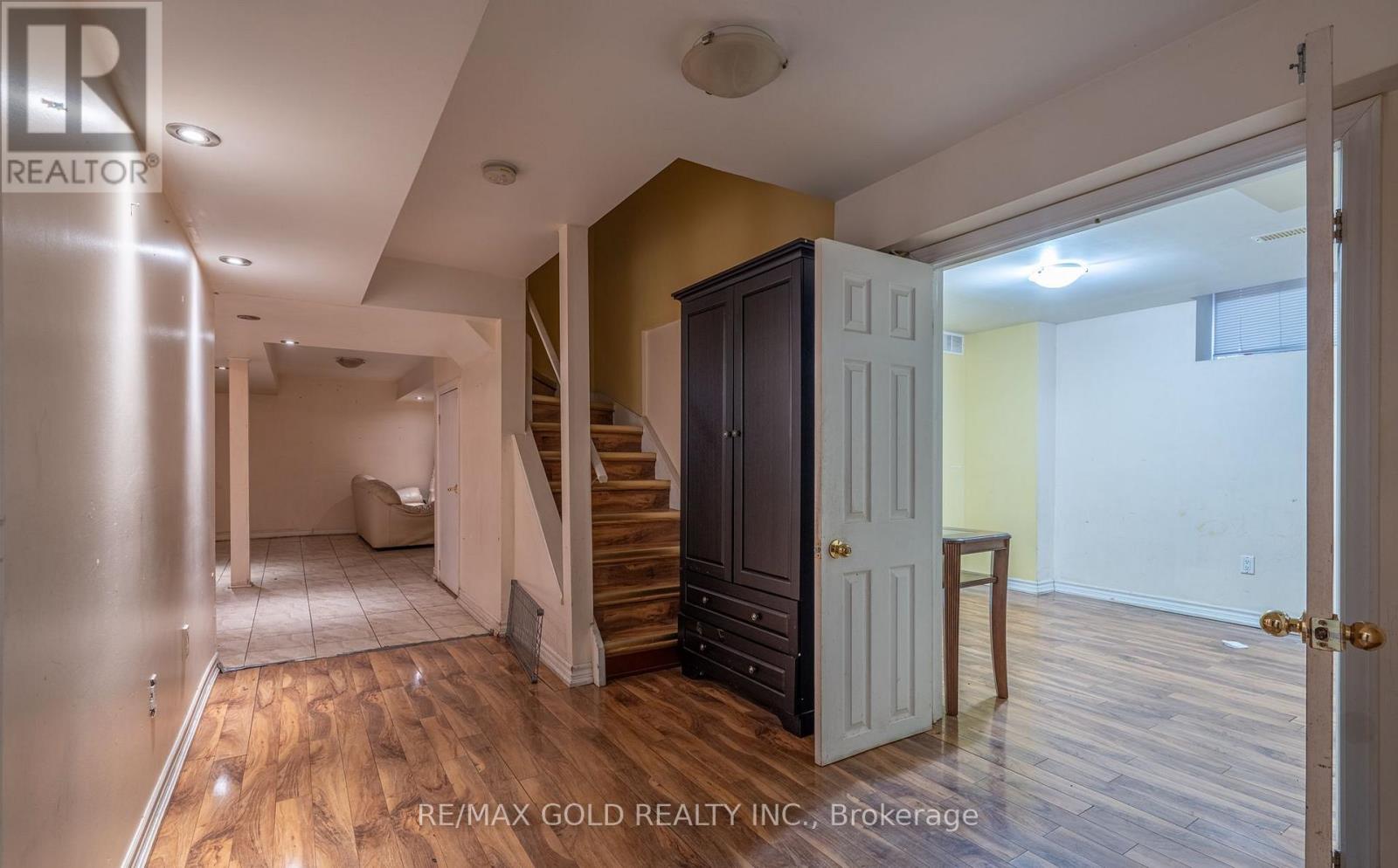 104 SUNNY MEADOW BOULEVARD - 35