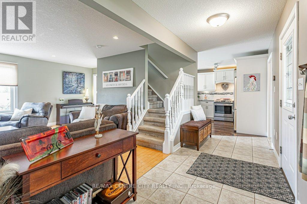 45 RIVERBANK DRIVE - 10