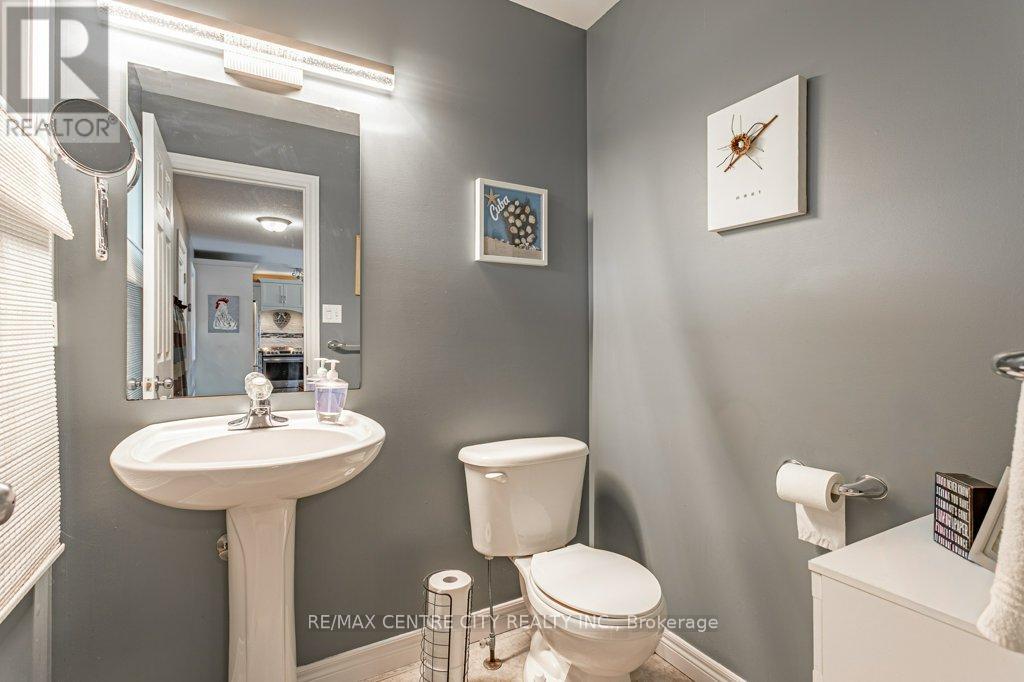 45 RIVERBANK DRIVE - 11