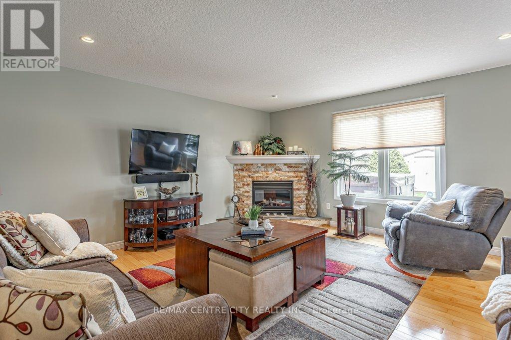 45 RIVERBANK DRIVE - 13
