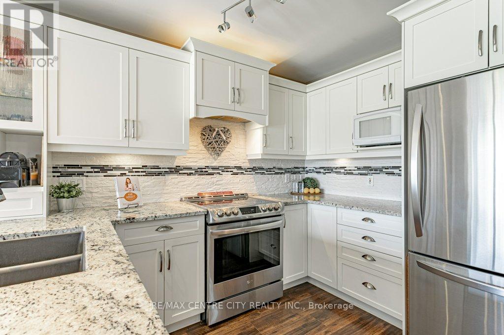 45 RIVERBANK DRIVE - 22