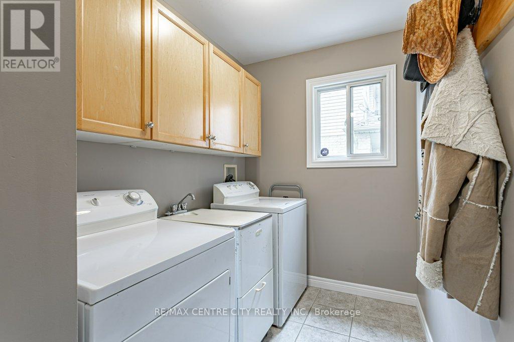 45 RIVERBANK DRIVE - 23