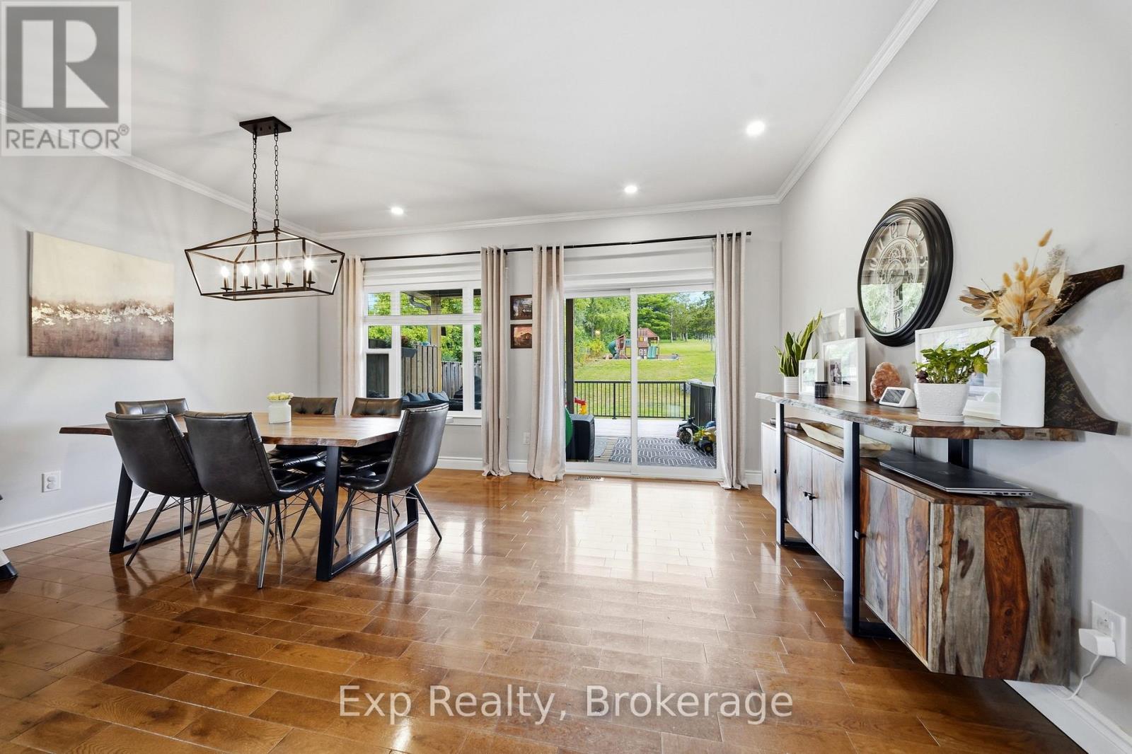 818 PALACE ROAD - 14