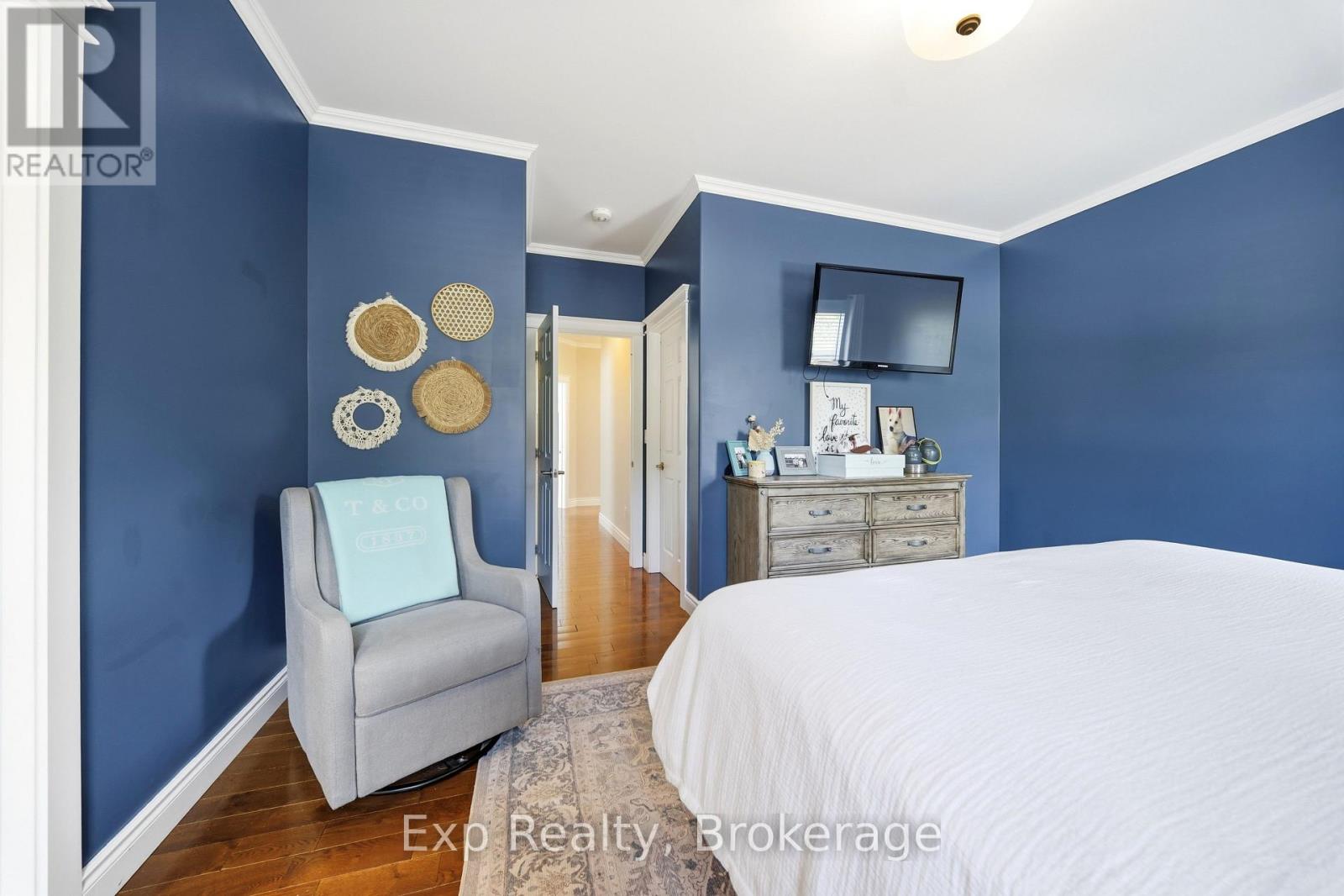818 PALACE ROAD - 17