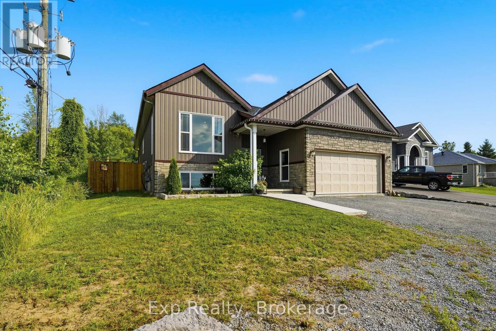 818 PALACE ROAD - 2