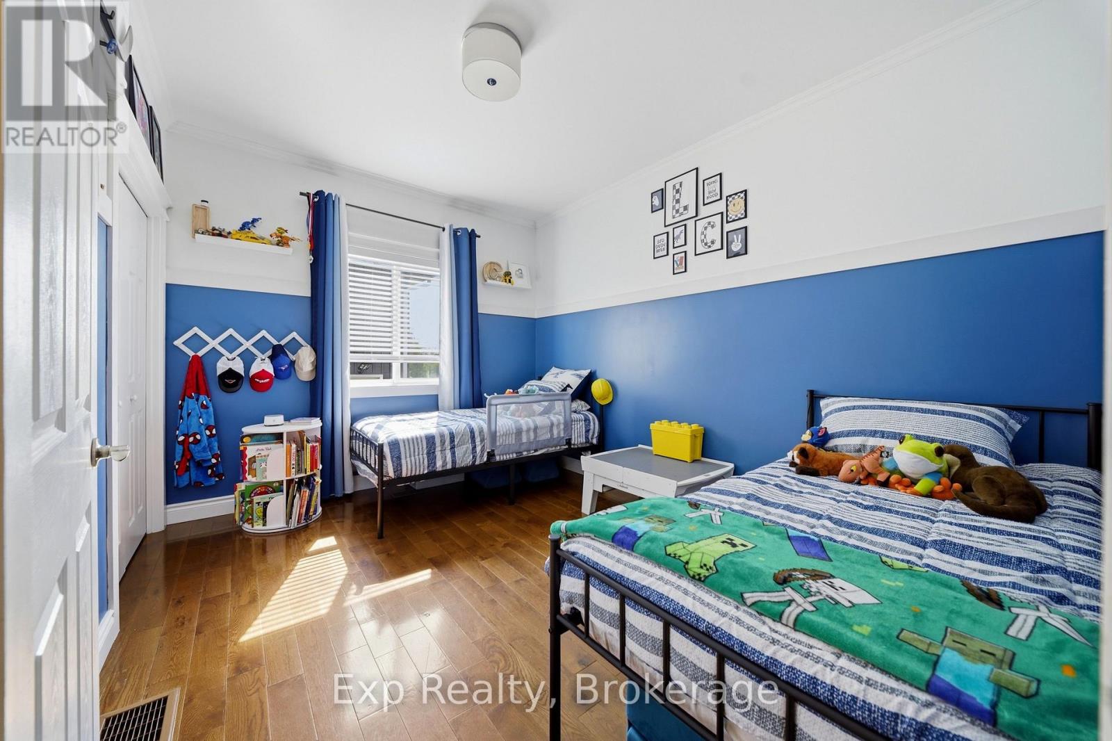 818 PALACE ROAD - 20