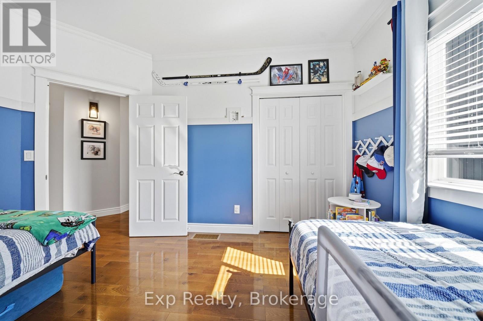 818 PALACE ROAD - 21