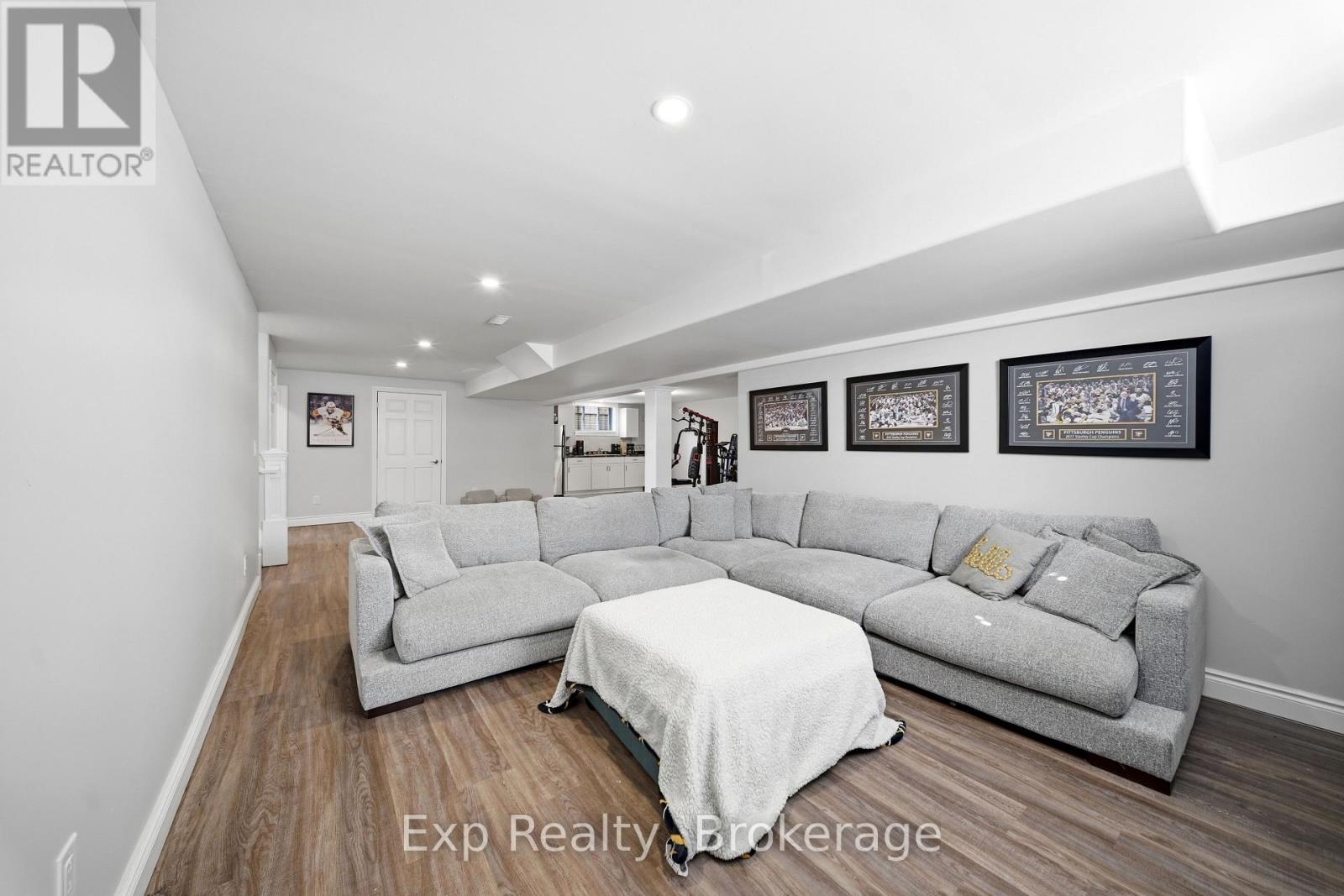 818 PALACE ROAD - 30