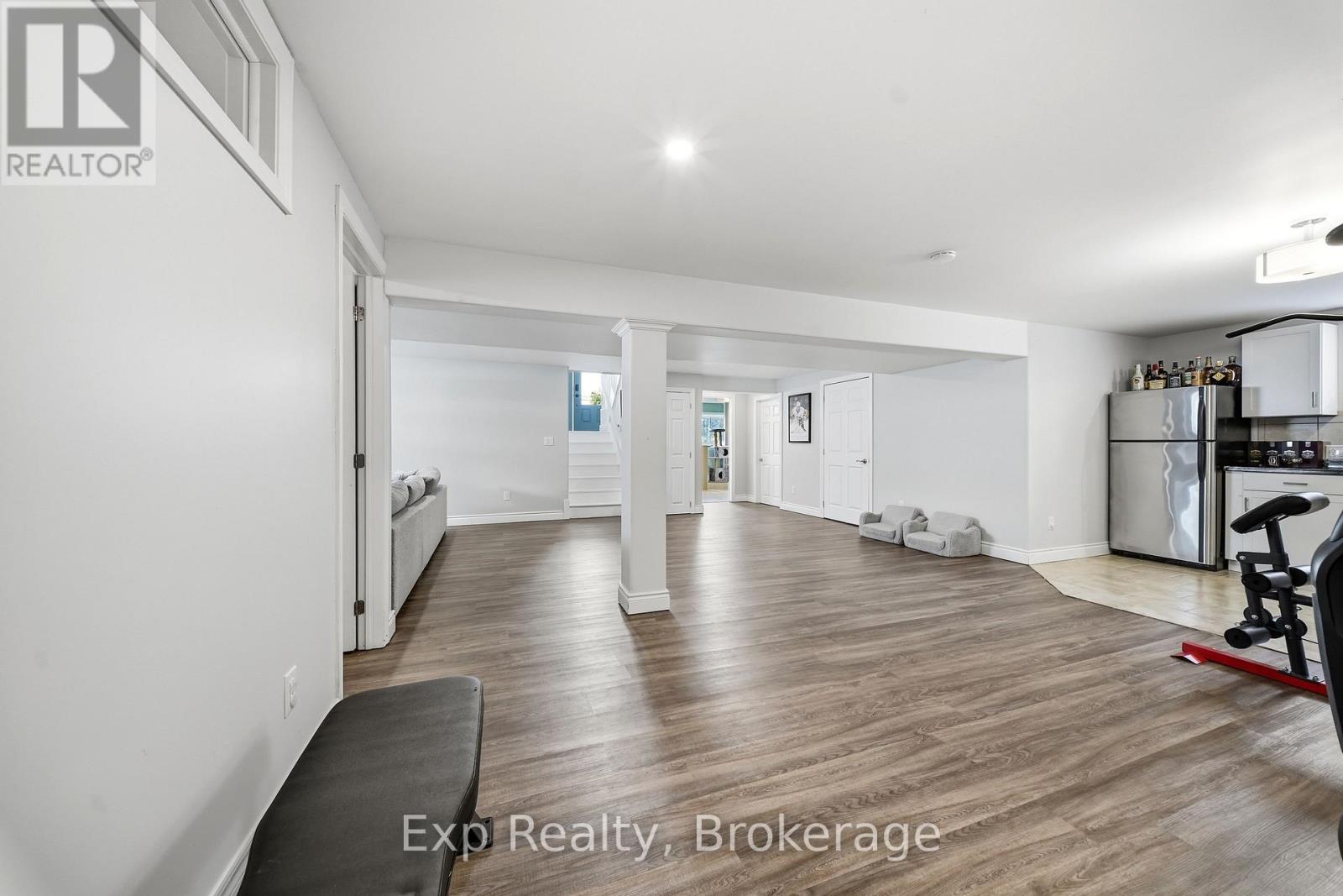 818 PALACE ROAD - 31