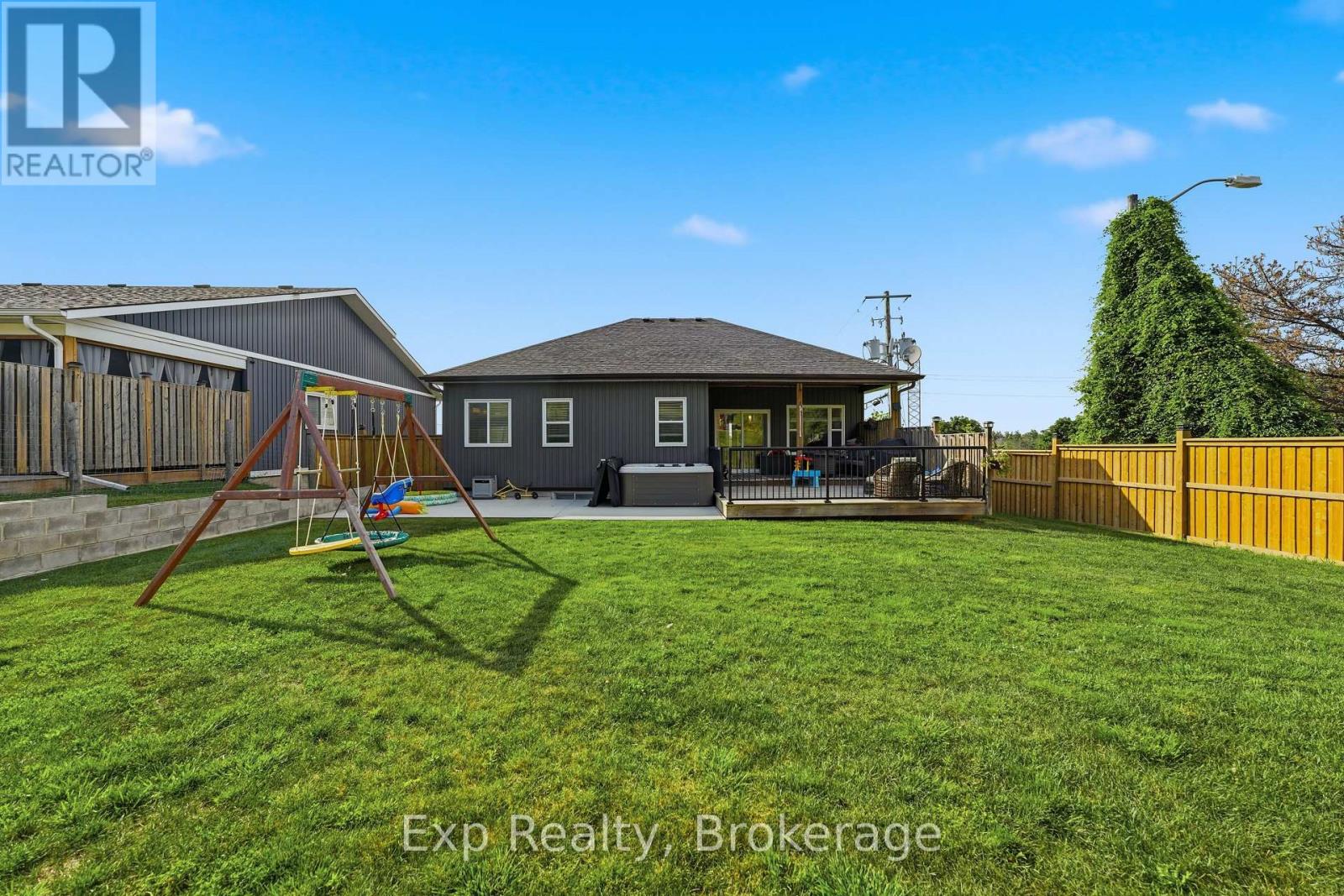 818 PALACE ROAD - 39