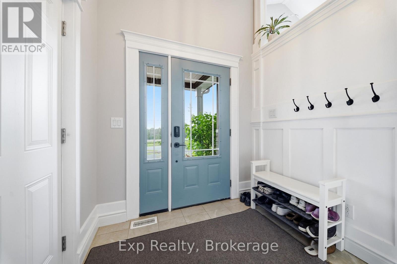 818 PALACE ROAD - 4