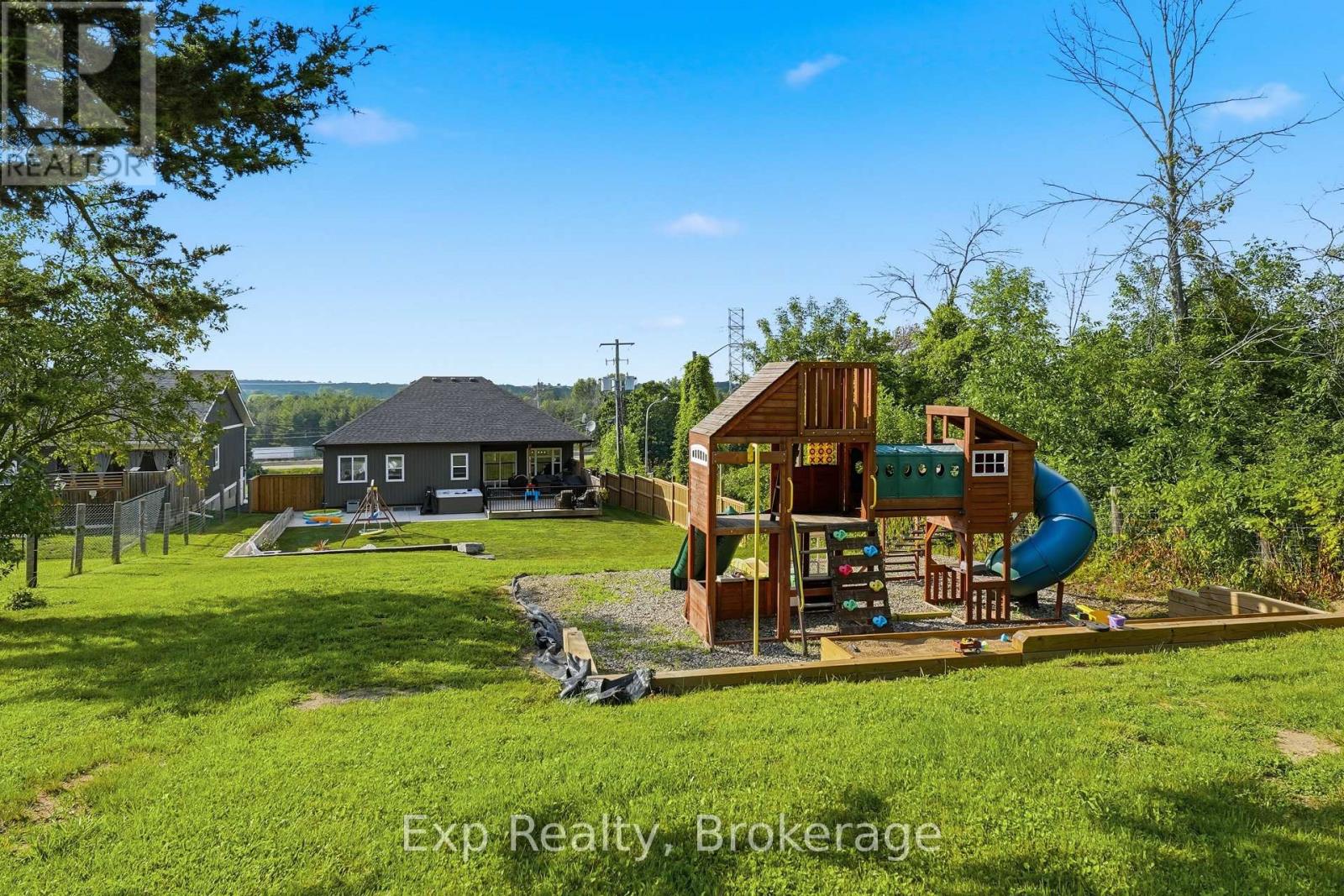 818 PALACE ROAD - 43